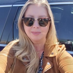 Meet your Posher, Michele